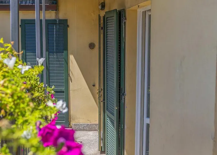 Апартаменты Blossom - Free Parking A Few Steps From